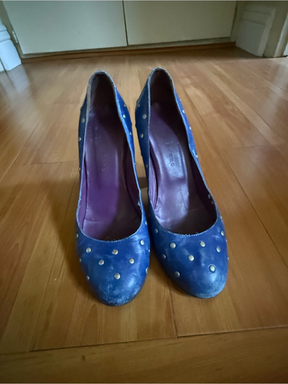 Marc Jacobs Lucy in the Sky - blue studded pumps